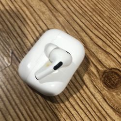 Air pods pro 2nd generation only one ear bud plus case