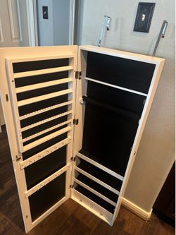 Wall-Mounted Jewelry Cabinet