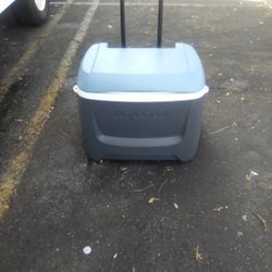Igloo MaxCold. 62qt Cooler 
