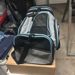 Expandable travel, pet carrier