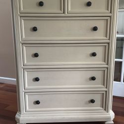 Royal Cream Dresser 