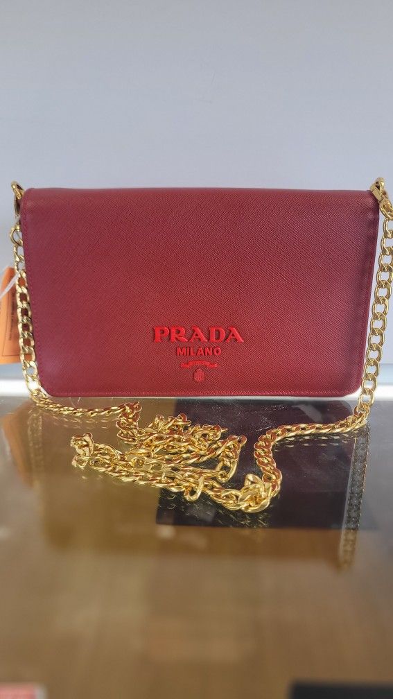 Prada Saffino Chain Badlg Excellent Condition