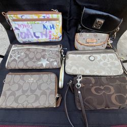 Wallets And Wristlets 