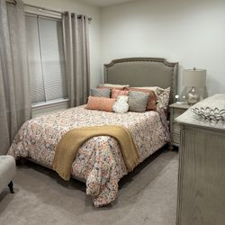 Queen Bedroom Set