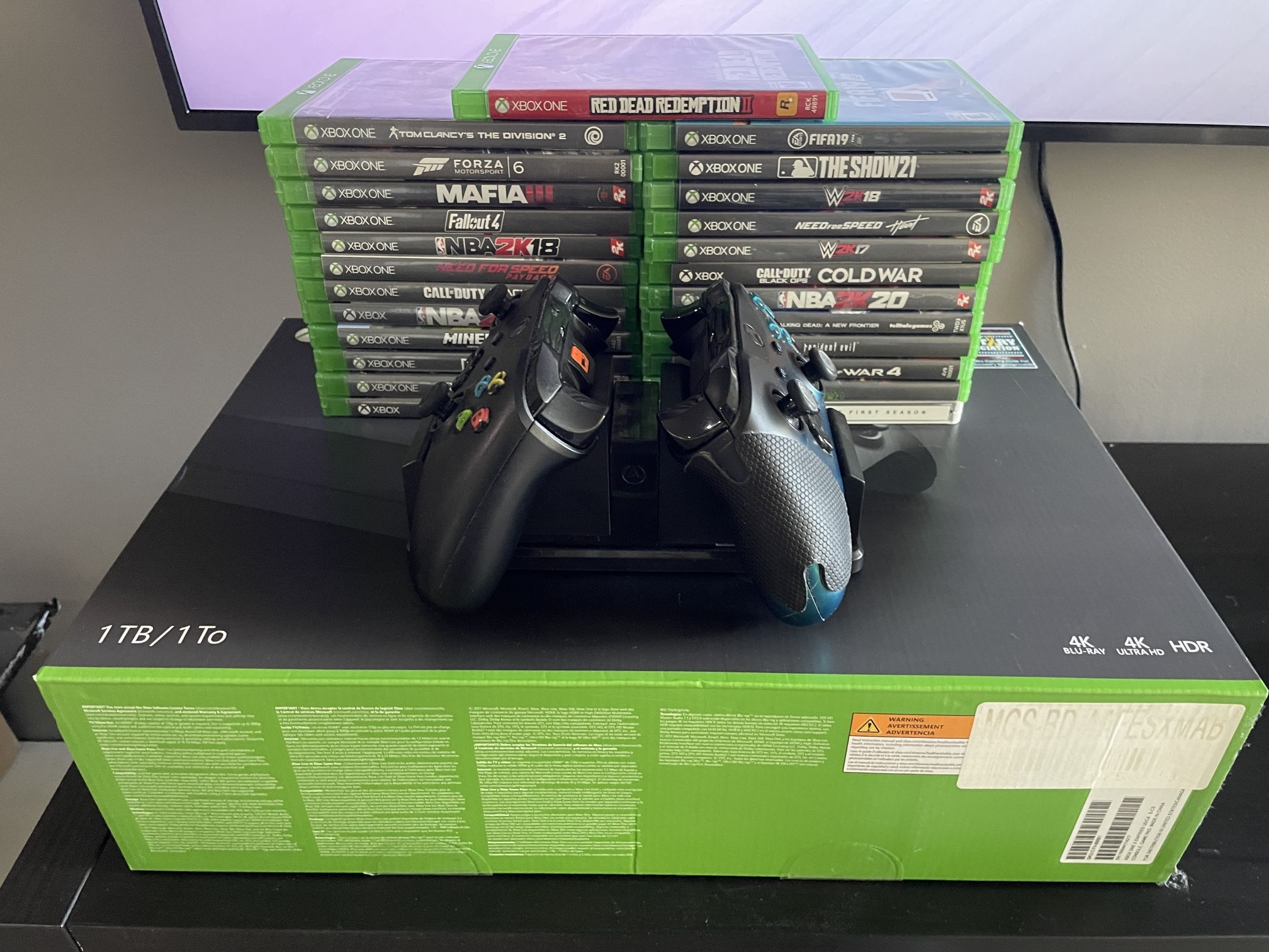 Xbox 1X 1TB Bundle For Sale!!! for Sale in Bolingbrook, IL - OfferUp