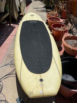 Paddleboard w/ 2 paddles