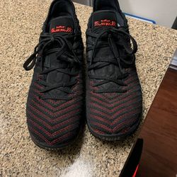 Lebron James Black And Red Basketball Shoes 