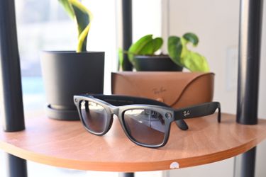 Meta RayBan Wayfarer Large AI Smart Sunglasses Polarized Lens