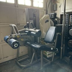Cybex VR1 Leg Extension Leg Curl Combo Machine