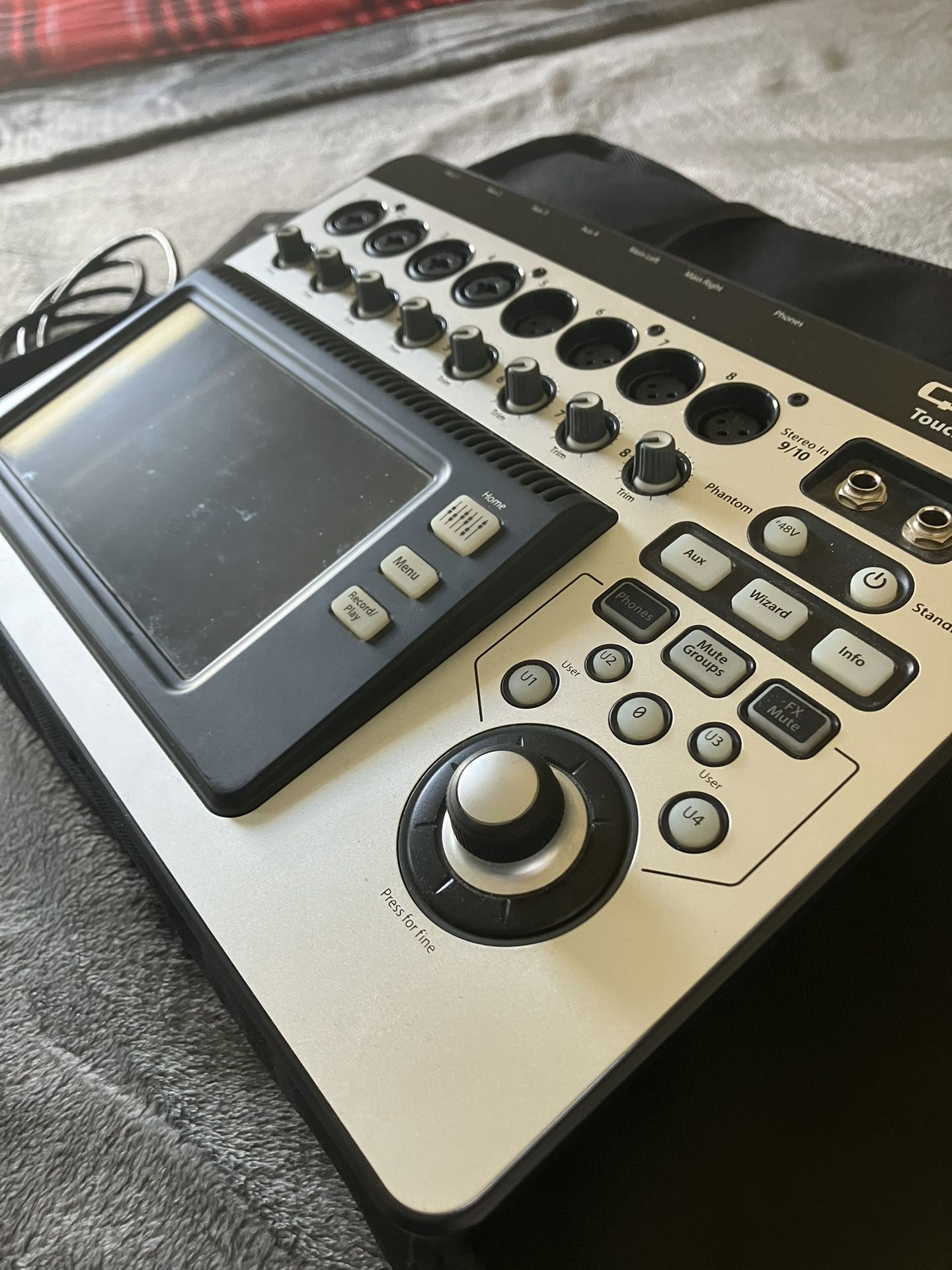 QSC TOUCH MIX 8 w. Case & Power Supply