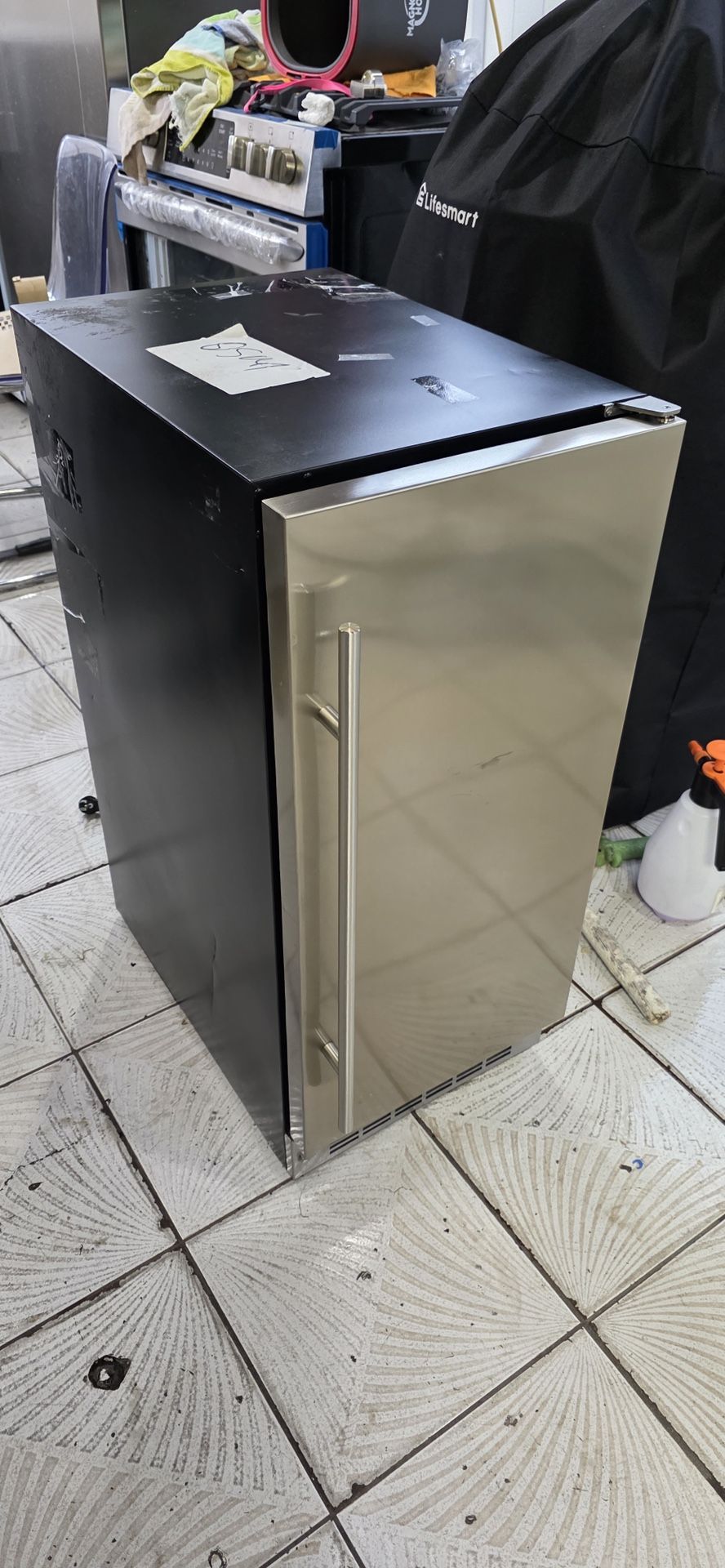 NEW 15 INCHES SILHOUETTE UNDERCOUNTER ICE MAKER STAINLESS STEEL
