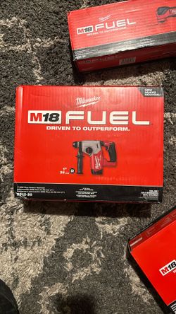 MIlwaukee M18 Fuel 1" SDS ROTARY HAMMER