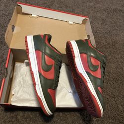 Red And Greed Dunks Size 8,5