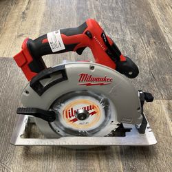 Milwaukee M18 2631-20 18V Lithium-Ion Brushless 7-1/4" Circular Saw