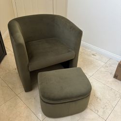 Set Of Two Chairs And Ottomans