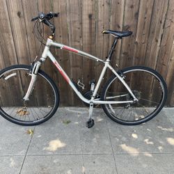 Hybrid Bike - Giant Cypress DX