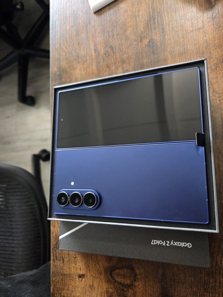 Samsung Galaxy Z Fold7 1TB Shadow Blue Excellent Condition Original Box