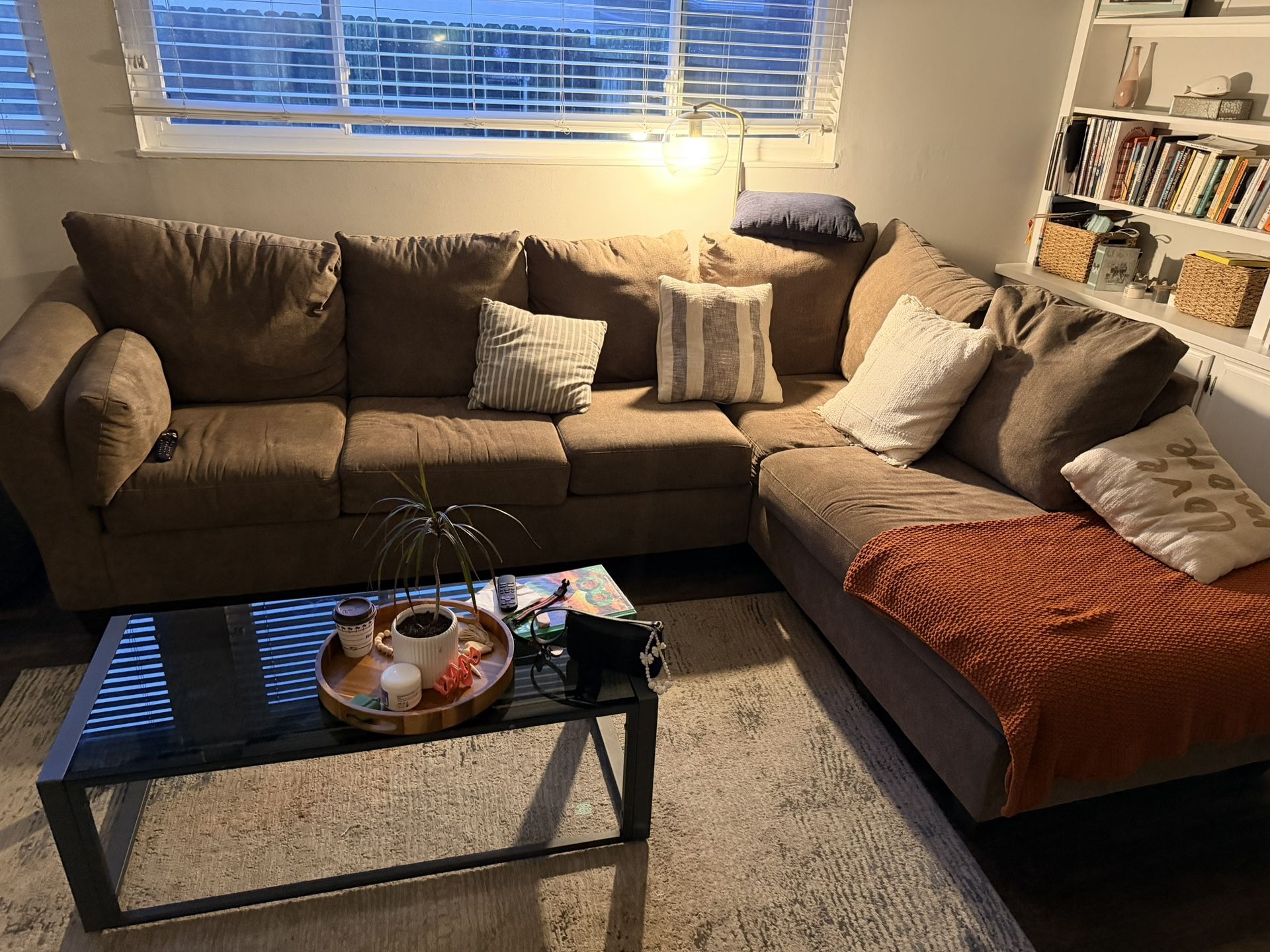 sectional couch with chaise