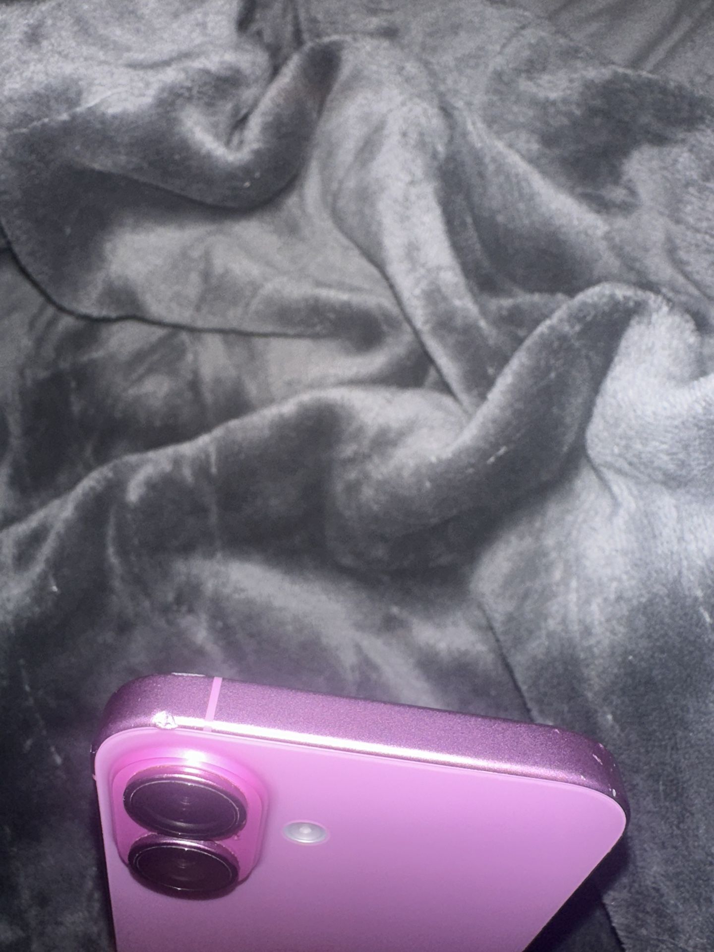 iPhone 16 Pink