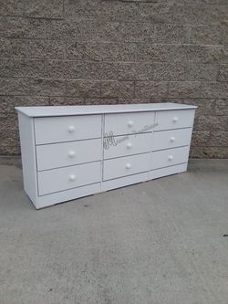 White 9 Drawer Dresser!