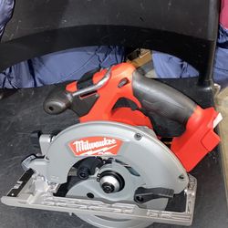 M18 FUEL 18-Volt Lithium-Ion Brushless Cordless 6-1/2 in. Circular Saw (Tool-Only) Solo herramienta