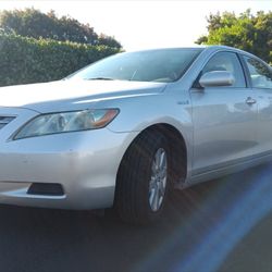 Toyota Camry Hybrid 