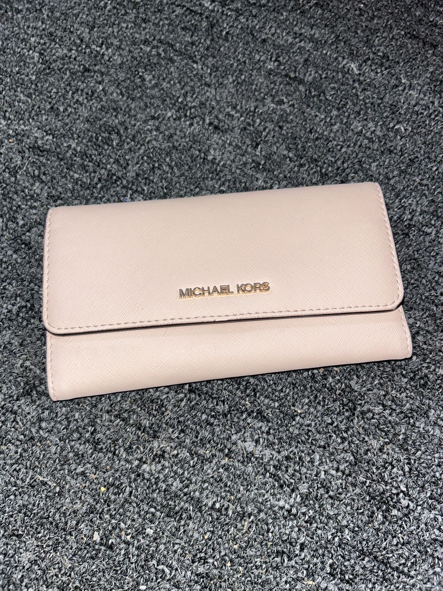 Pink Michael Kors’s Wallet