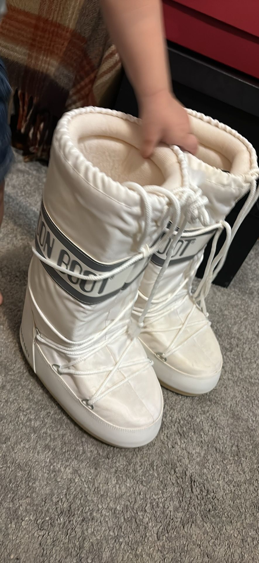 MOON BOOTS