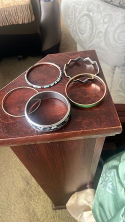 Custom jewel bracelets