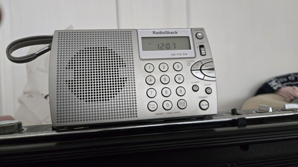 Raduoshack Clock Radio