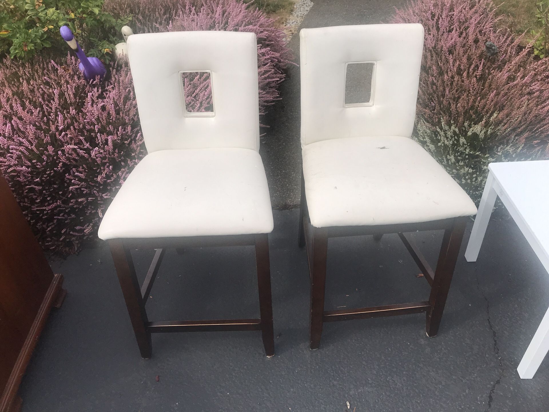 Set of 2 chairs
