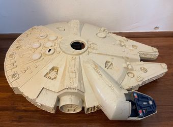 Vintage Star Wars Millennium Falcon Playset Vehicle