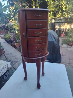 Vintage wood Jewelry armoire 60$