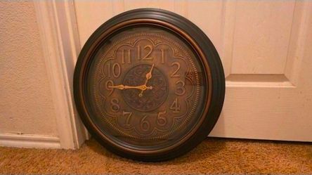 Wall clock (yes it works)