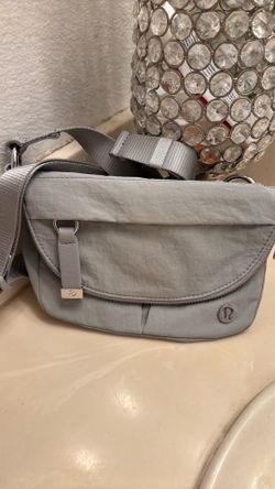 Light gray double zipper