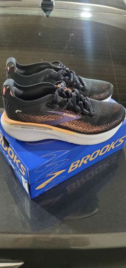 Brooks Woman Running Shoes