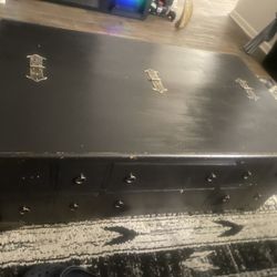 Chest/living Room Table 