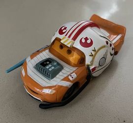 Rare! Collectible! Disney Pixar Cars Diecast - Lightning McQueen