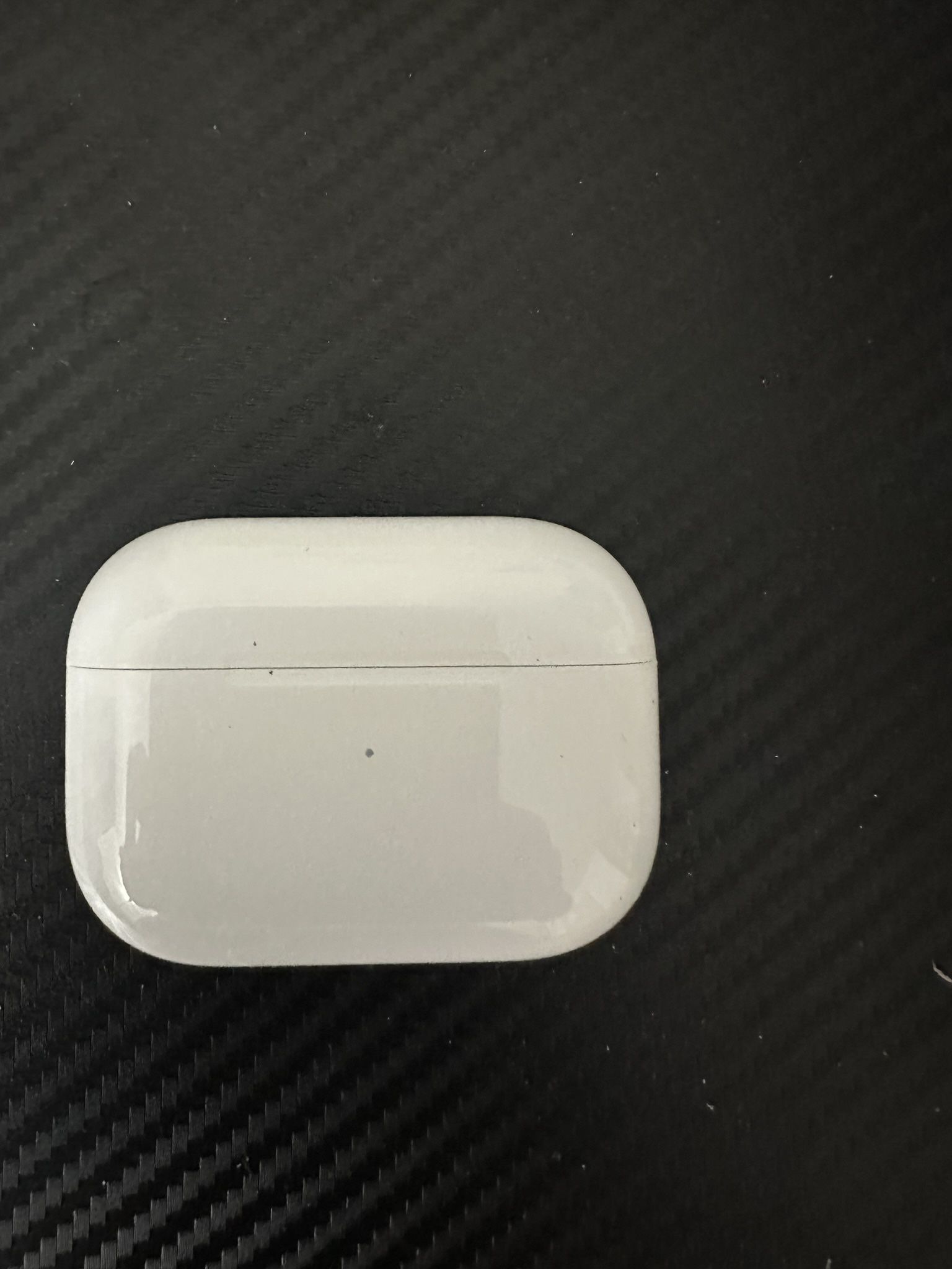 Airpod Pro 2 Lighting. Case And Left Earbud