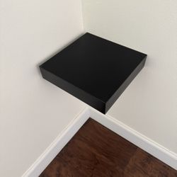 Modern Floating Wall Shelf – Black