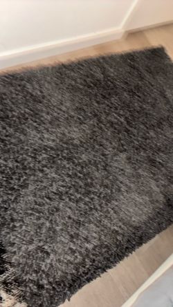 dark grey rugg
