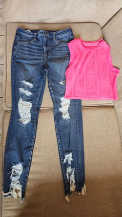 Se de pantalon y blusa