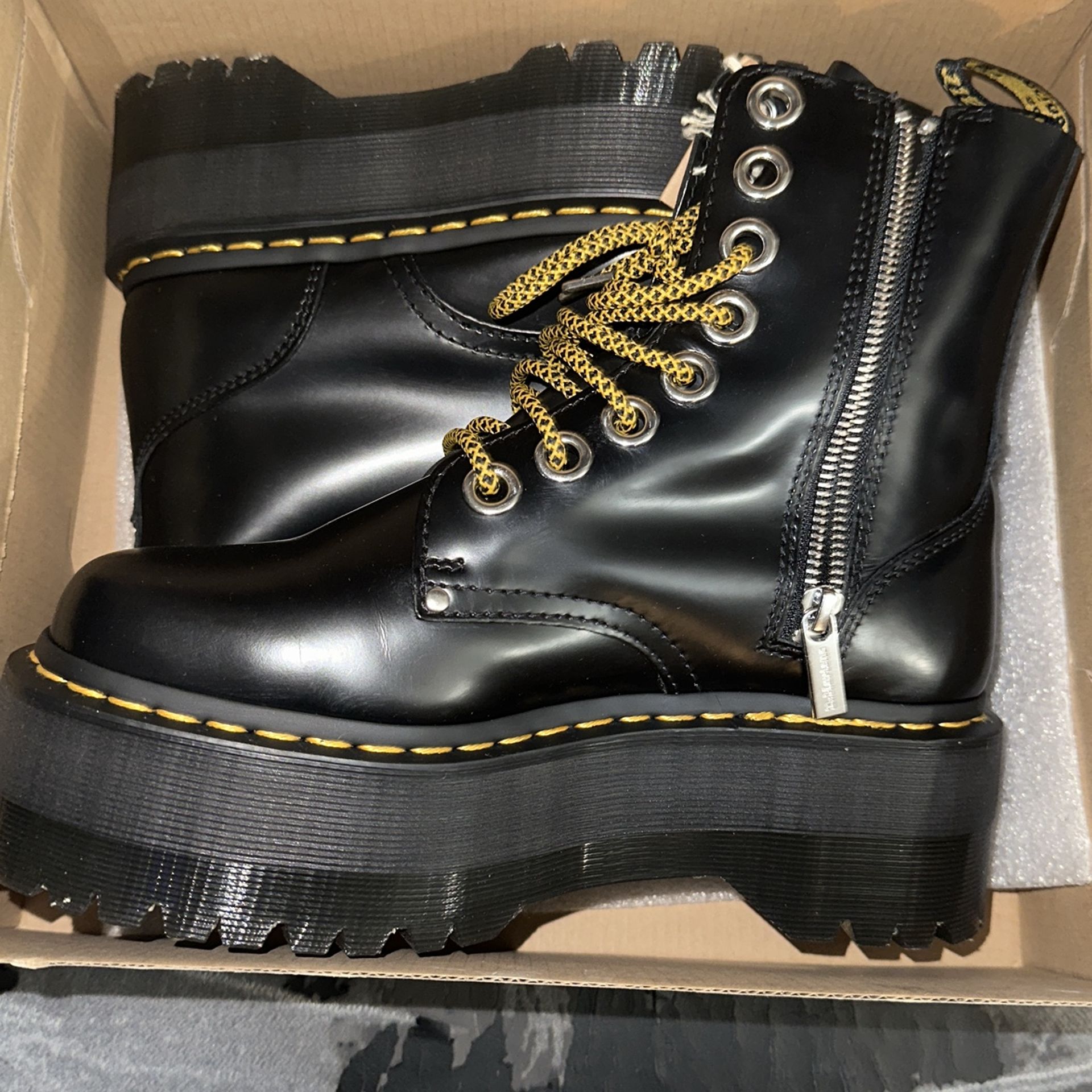 Dr Martens Jadon Max Boots Size In Black
