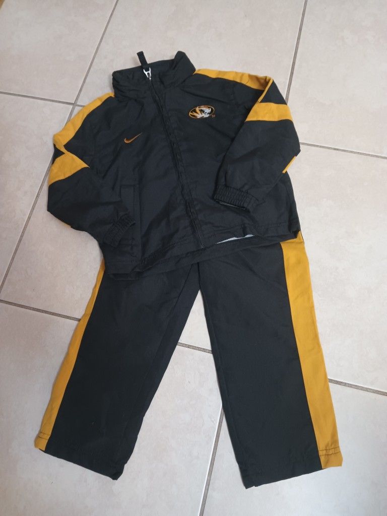 Nike Two Piece Jogging Set
