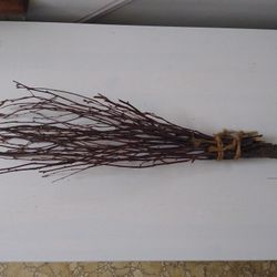 HANGING WALL ART BRISK BROOM DISPLAY 