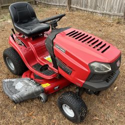 Craftsman T1600 Riding Lawnmower 