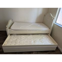 Twin Bed Set With Dresser And Mirror