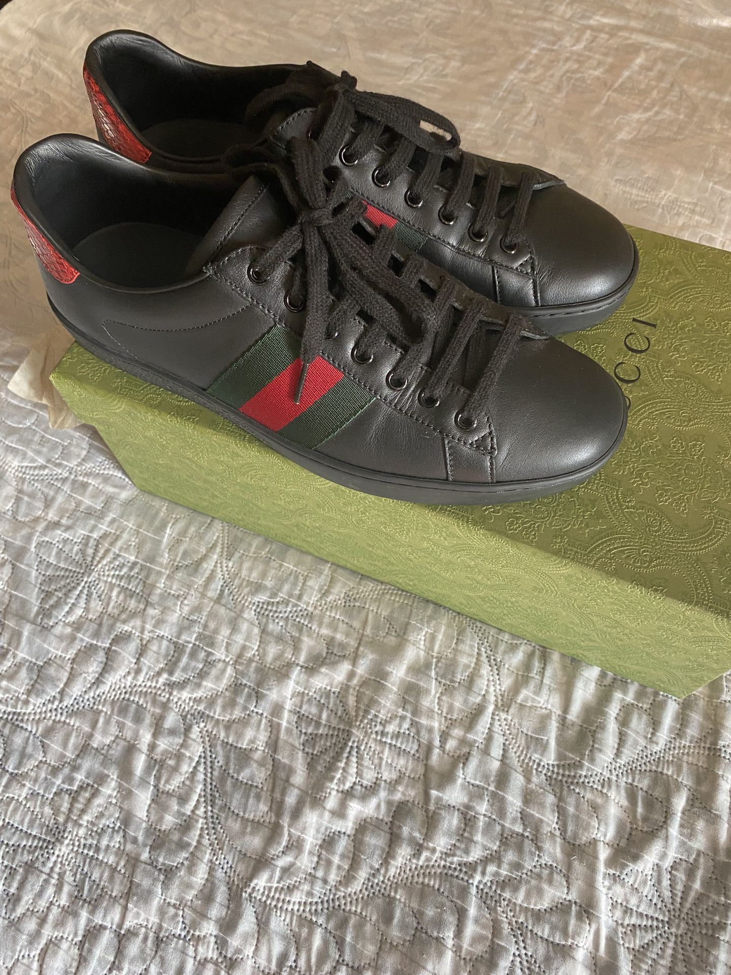 Gucci Men’s Ace Leather Sneakers