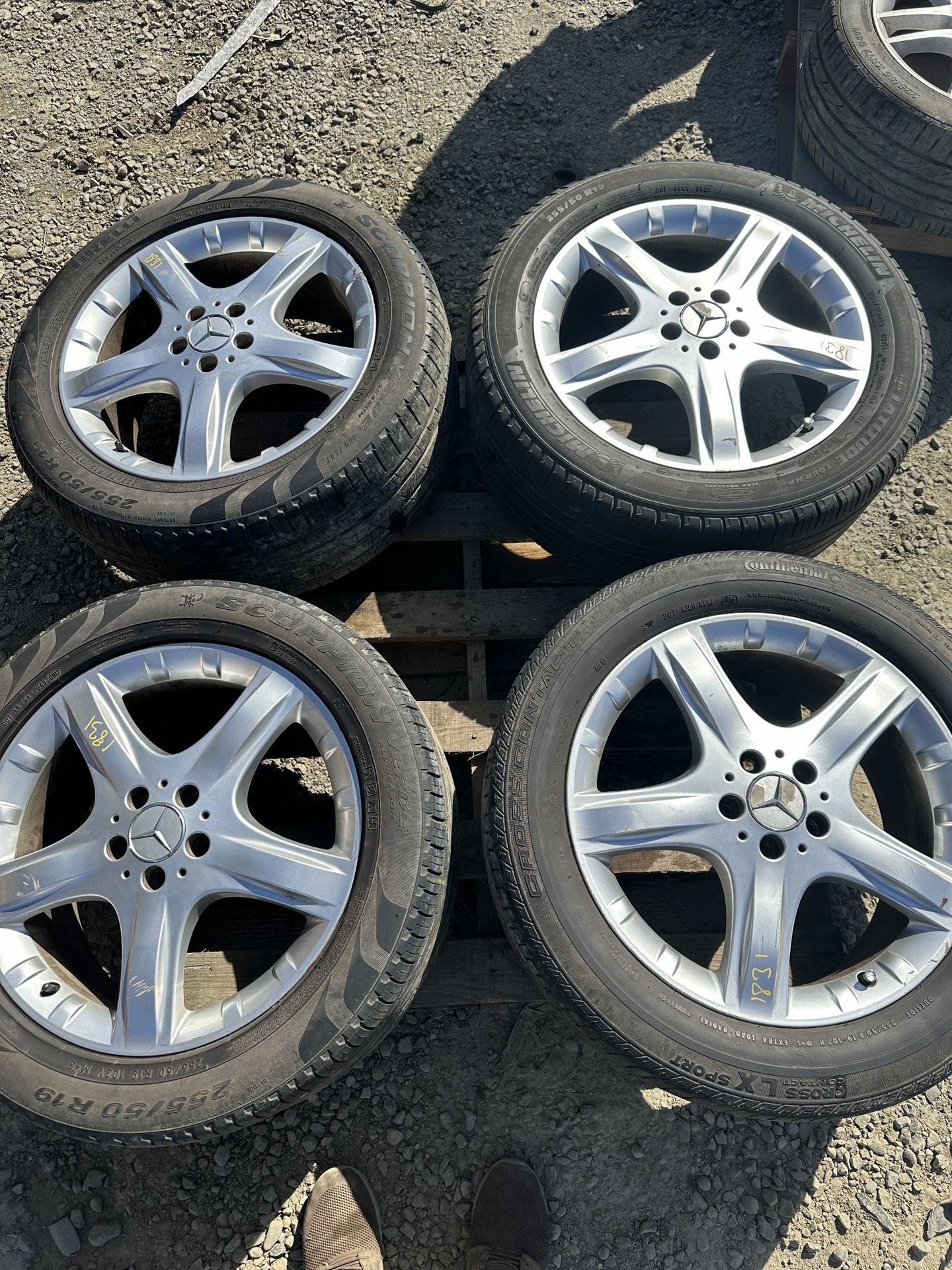 2006 Mercedes Benz ML350 Wheels And Tires Size 255/50R19 Stock # 231831