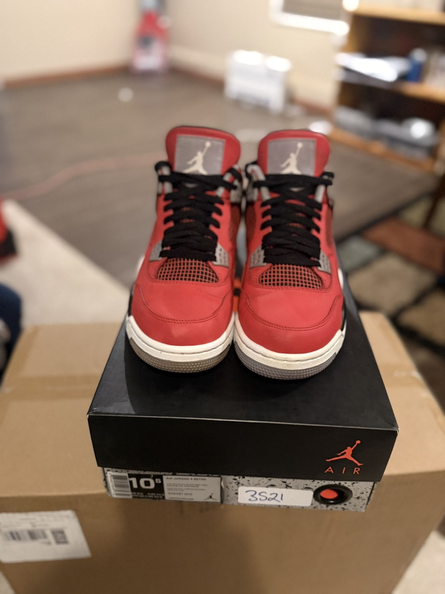 Jordan 4 Toro 2013 Sz 10.5 Send Me Offers